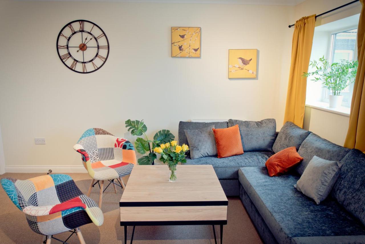 Top View 2 Bedroom Apartments Plymouth Buitenkant foto