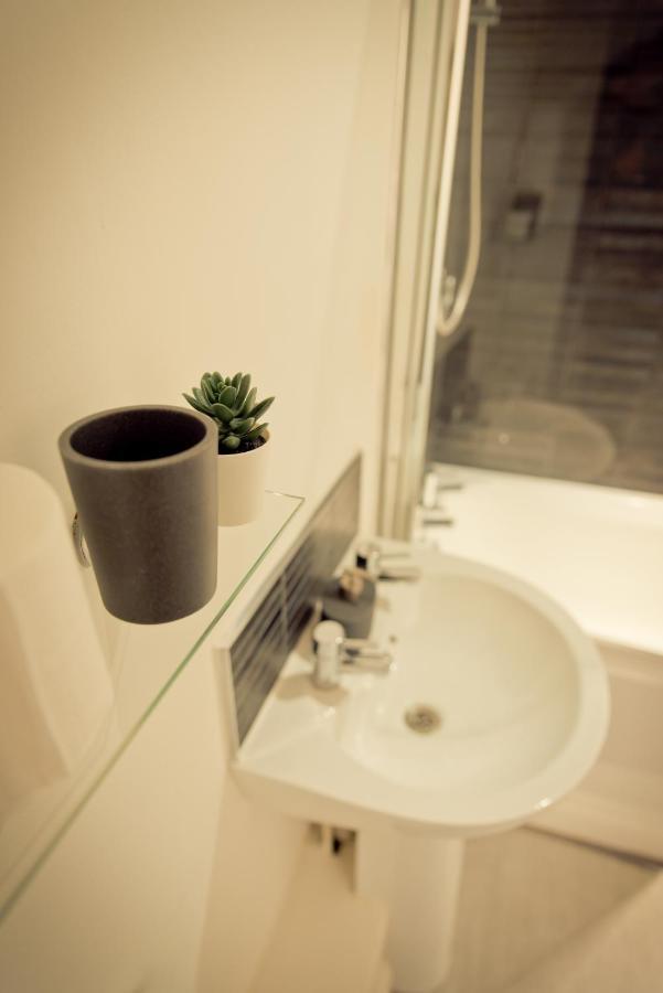 Top View 2 Bedroom Apartments Plymouth Buitenkant foto